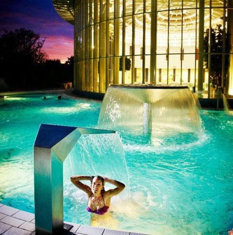 Aux Pieds Des Thermes Spa Buitenkant foto